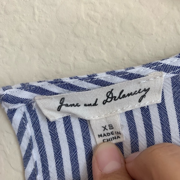 Jane & Delancy | bell sleeves blouse - Picture 4 of 7